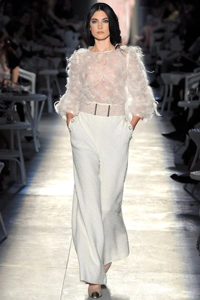 Look 50